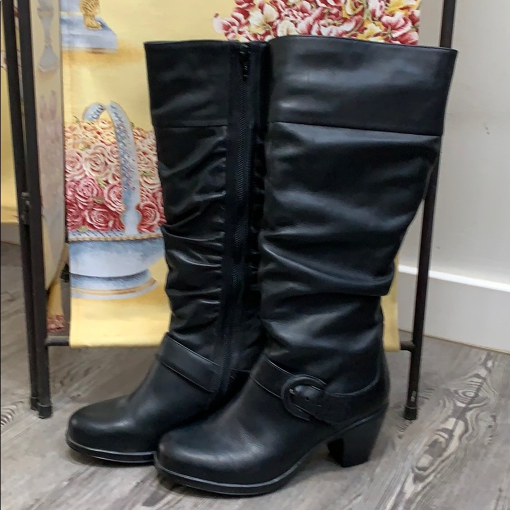 Cute, slouchy tall black Dansko boots